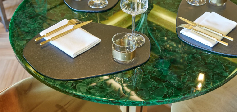 Magna Glass Table